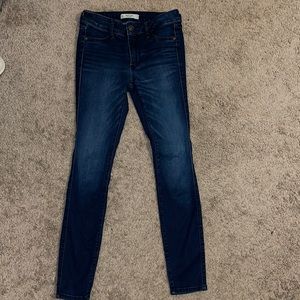 Abercrombie & Fitch dark wash jeans in size 00s